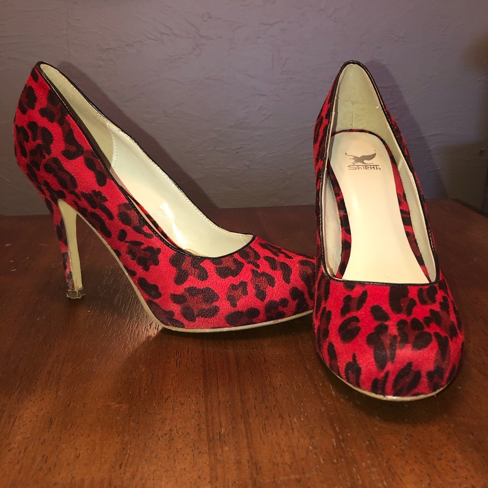 Red leopard heels